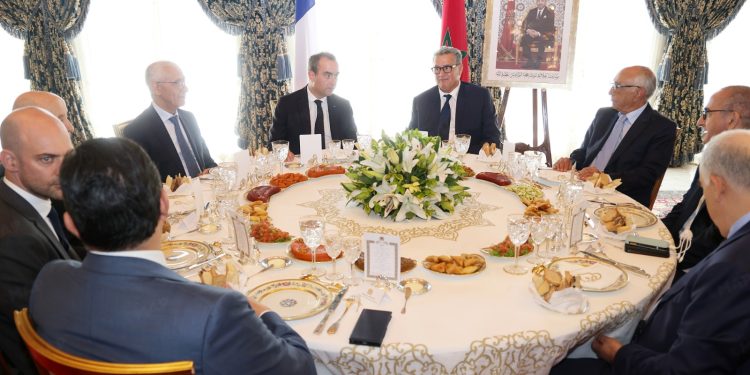 جلالة الملك يقيم مأدبة غداء على شرف الوزير الأول الفرنسي والوفد المرافق له ترأسها السيد أخنوش