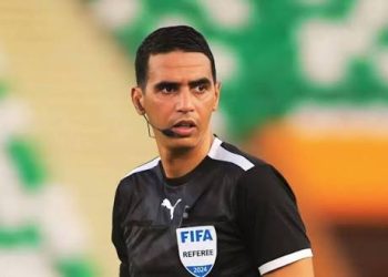 مغربيان في طاقم تحكيم مباراة فرنسا وإنجلترا بكأس العالم