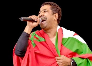 حفل الشاب خالد بالمغرب يثير جدلاً واسعاً في الجزائر