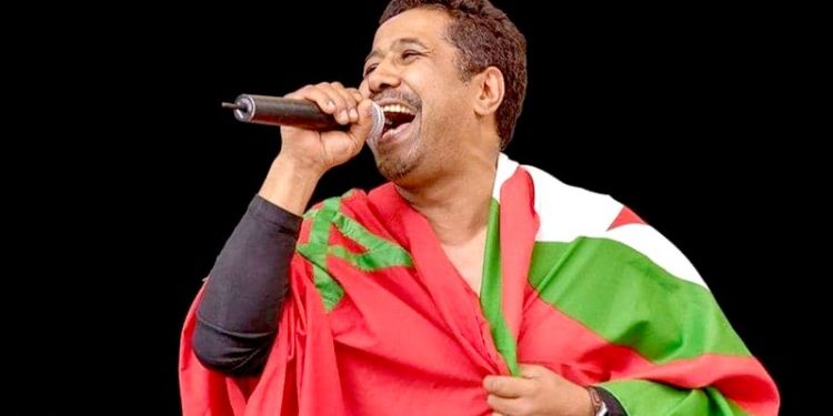 حفل الشاب خالد بالمغرب يثير جدلاً واسعاً في الجزائر