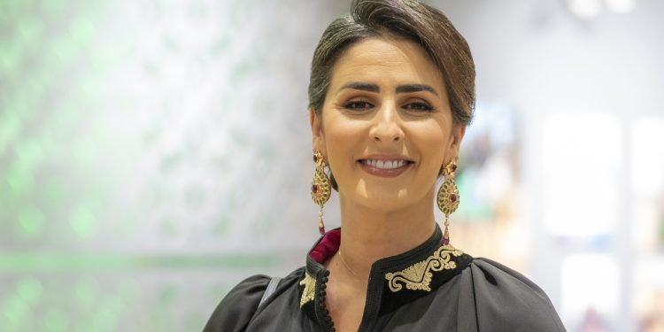 مريم الزعيمي تعود إلى خشبة المسرح بمسرحية “ضباب”