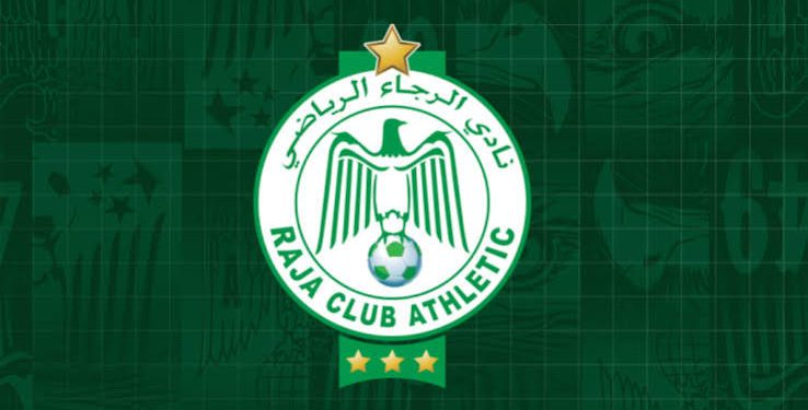 الرجاء يقترب من حسم صفقة مدافع جديد