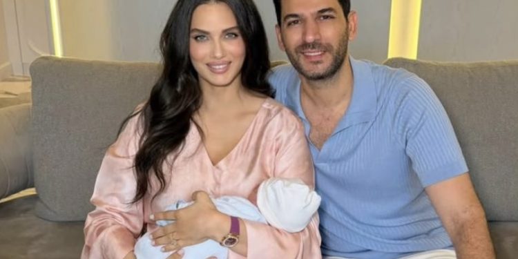 مراد يلدريم وإيمان الباني يرزقان بمولودهما الثاني ويختاران له اسم “كرم”