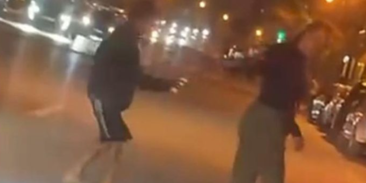 طنجة..توقيف قاصر ظهر في فيديو وهو يرش فتاة بمادة مجهولة