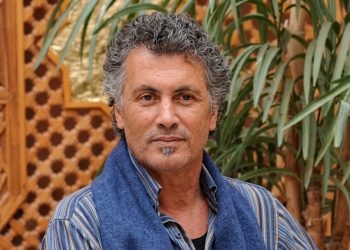 “يما نبغيك” يعيد يونس ميكري إلى السينما في عمل بطابع غنائي
