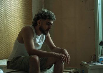 بعد عامين من الغياب..SHAW يعود بـ”PILLAVE” ويكشف الوجه الآخر للشهرة