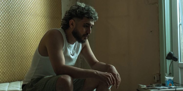 بعد عامين من الغياب..SHAW يعود بـ”PILLAVE” ويكشف الوجه الآخر للشهرة