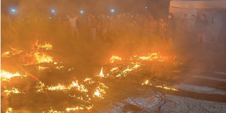 تماس كهربائي يشعل حريقًا بسربة للخيالة في سيدي بنور ويتلف 16 بندقية دون خسائر بشرية