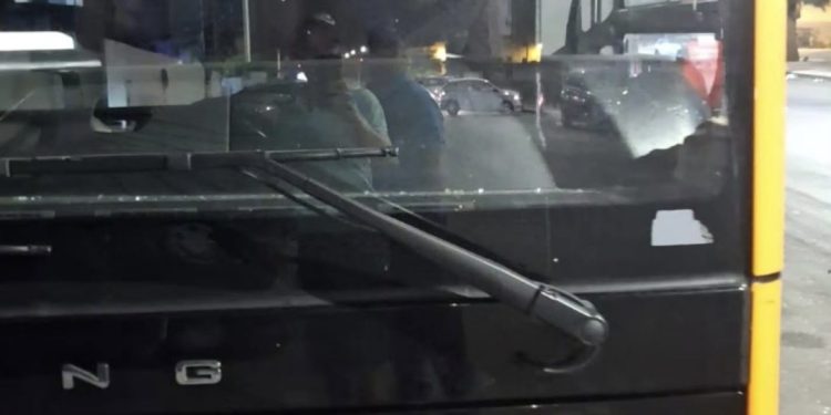 الرشق بالحجارة يستهدف حافلة للنقل الحضري بمنطقة تدارت أنزا بأكادير