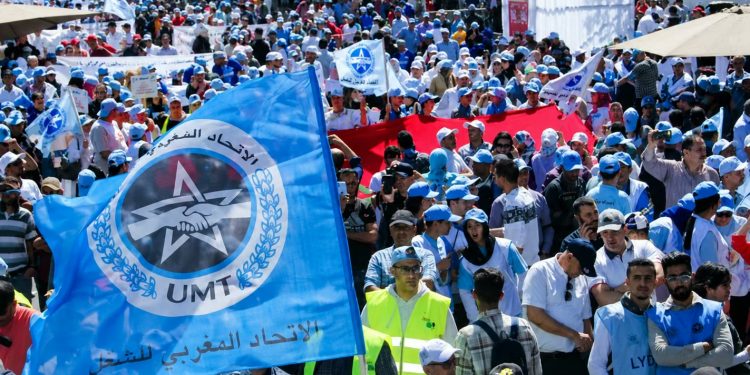 النقابة ترفض فرض رسوم على الموظفين لاستكمال الدراسة بالجامعة