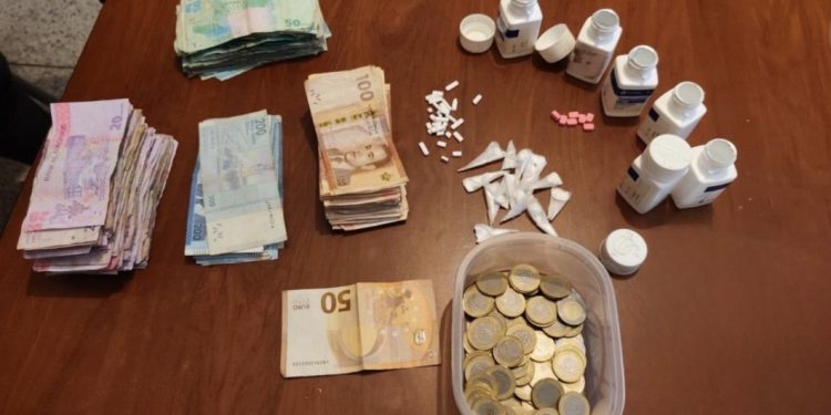 توقيف قاصر بطنجة وحجز كوكايين وأقراص مهلوسة وسيف على خلفية اعتدا-ء   على شقيقين