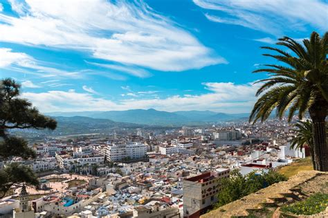 طنجة ومرتيل.. صيف الشمال يشتعل سياحياً ويستقطب آلاف الزوار