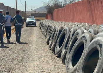 توقيف 3 أشخاص بتامنصورت للاشتباه في سرقة نحو 100 عجلة للشاحنات بقيمة 70 مليون سنتيم