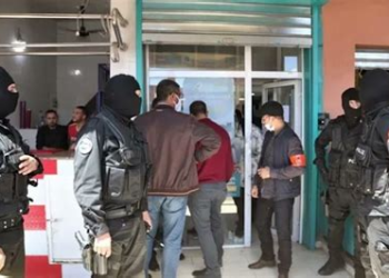 سرقة تستنفر الأمن بميدلت بعد استهداف وكالة لتحويل الأموال بشارع طارق