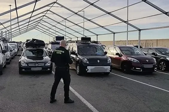 مدريد تفكك شبكة لتسجيل سيارات مسروقة من المغرب بوثائق مزورة