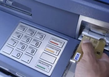 المحكمة التجارية بالدار البيضاء تُحمّل بنكاً مسؤولية احتجاز بطاقة زبون وتعوّضه بـ5000 درهم