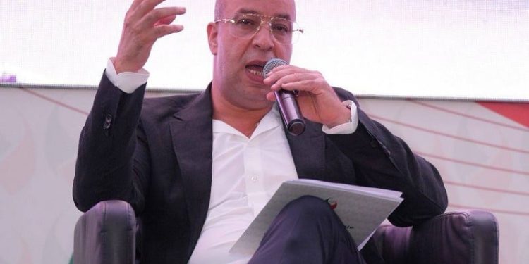 شحتان في مواجهة أوزين.. منطق المؤسسات في مواجهة المساجلة السياسية