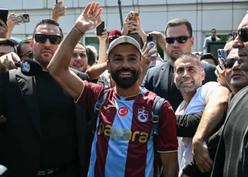 محمد صلاح يحسم وجهته الجديدة ويوقع لطرابزون سبور