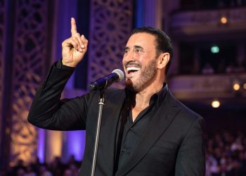 كاظم الساهر يخطو نحو العالمية بانضمامه إلى أكاديمية جوائز “غرامي”