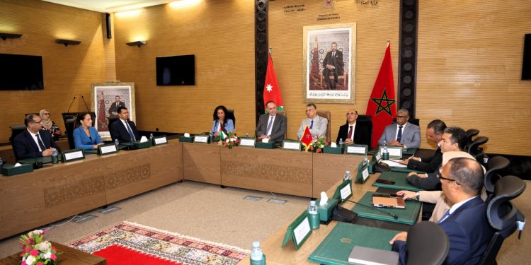 المغرب والأردن يوقعان اتفاقية تسليم لتعزيز التعاون القضائي والعدلي
