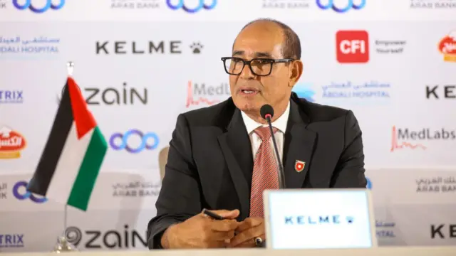 الزاكي يواصل الاعتماد على نجمي الرجاء والوداد مع “النشامى”