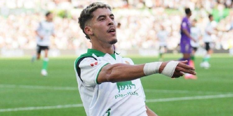 زابيري يحصد جائرة أفضل لاعب في راسينغ سانتاندير خلال غشت