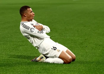 مبابي يكشف طموحه بالتتويج بالكرة الذهبية