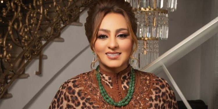 زينة الداودية تستعد لإشعال أجواء الدار البيضاء في سهرة “الشخدة”
