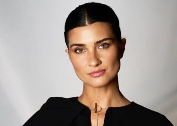 الممثلة التركية توبا بويوكستون تعبر عن حبها للمغرب وتكشف سعادتها بالعودة إلى مراكش