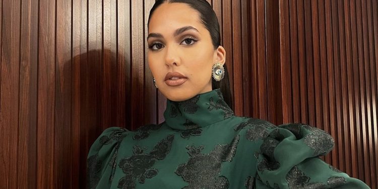 منال بنشليخة تهاجم أغاني الذكاء الاصطناعي: “ما عندهم تا روح”