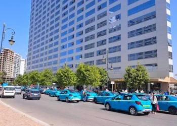 فوضى سيارات الأجرة بمحيط محطة طنجة.. أسعار خيالية وشكايات متواصلة للمسافرين
