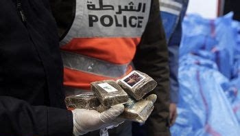 طنجة.. حجز نحو 200 كيلوغرام من الحشيش داخل سيارة بحي المجمع الحسني