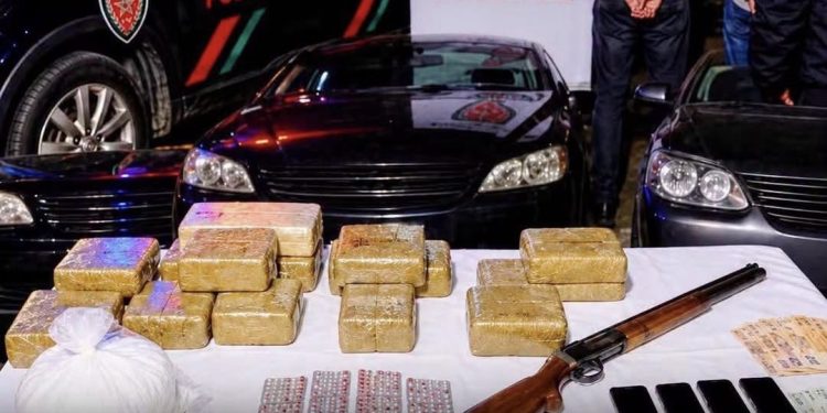 عملية أمنية بسيدي سليمان تطيح بثلاثة أشخاص وتحجز أزيد من 100 كيلوغرام من المخدرات