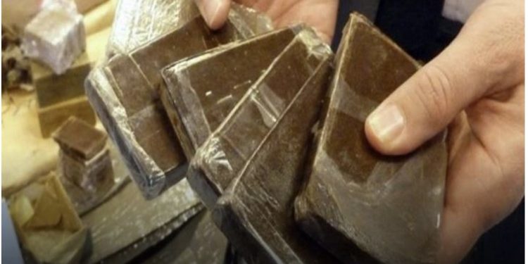 مخدرات صلبة تقود إلى توقيف شخص من الحسيمة على متن حافلة ببني حديفة