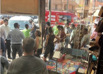 مراكش: إصاب-ة  3 سياح أجانب واصطدا-م  سيارة بـ “بازار” في ساحة القزادرية