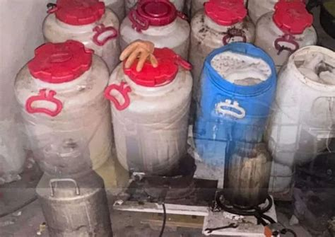 برشيد.. تفكيك ورشة سرية لتصنيع «ماء الحياة» وحجز 1500 لتر وتوقيف شخصين