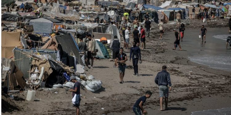 إسبانيا تتجه لتسريع إعادة مهاجري سبتة إلى المغرب بمرسوم استثنائي