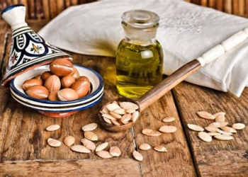 زيت الأركان المغربي.. نمو عالمي يعزز مكانته في الأسواق الدولية