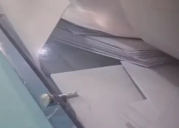 النيابة العامة بطنجة تفتح بحثاً قضائياً بشأن فيديو لصندوق زجاجي