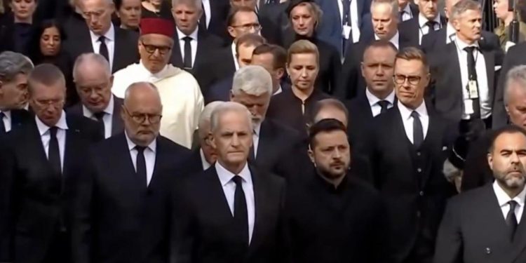 أخنوش يمثل جلالة الملك محمد السادس في مراسم جنازة ملك النرويج بأوسلو