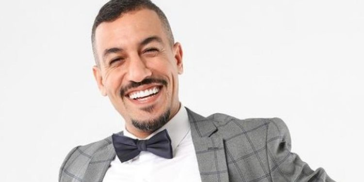 يسار لمغاري يستعد لإمتاع جمهور الدار البيضاء بعرضه الكوميدي “لمهيب”
