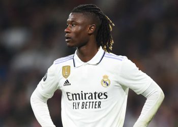 كامافينغا يحسم مستقبله ويرفض الرحيل عن ريال مدريد