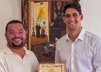 الوداد يمنح ياسين بونو العضوية الذهبية الأولى في تاريخ النادي