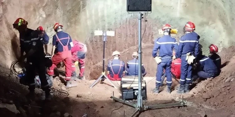 بعد أربعة أيام من الانتظار..  فرق الإنقاذ تعثر على الطفل أيوب متوفيا