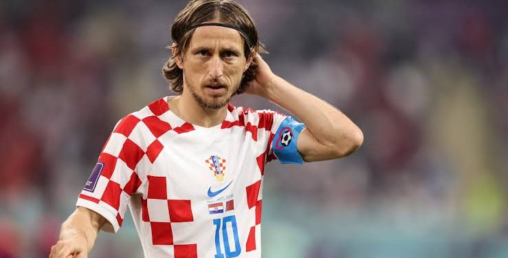 مودريتش يمدد مسيرته الدولية