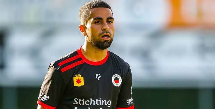 مهاجم مغربي محترف على رادار الرجاء لتدعيم الخط الأمامي