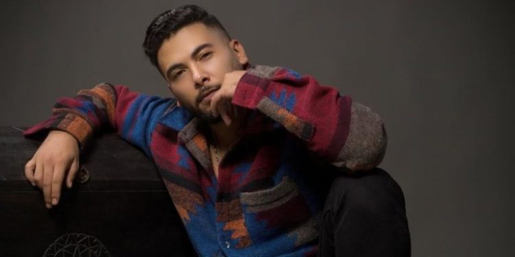 منعم السليماني يشوق جمهوره لجديده الفني من داخل الاستوديو
