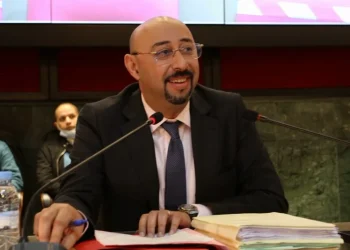 النيابة العامة تعمّق التحقيق مع عمدة طنجة وتمدد الحراسة النظرية