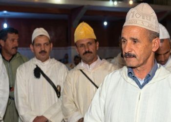 لحظات مؤثرة..الشاعر عمر برغوث يفارق الحياة خلال احتفال انتخابي بمزوضة