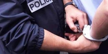 شبهة ترويج الخمور دون ترخيص تنتهي بتوقيف سائح أجنبي بإمسوان